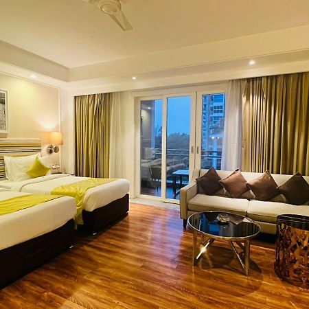 Amanora The Fern Hotels & Club Mundhva Екстериор снимка