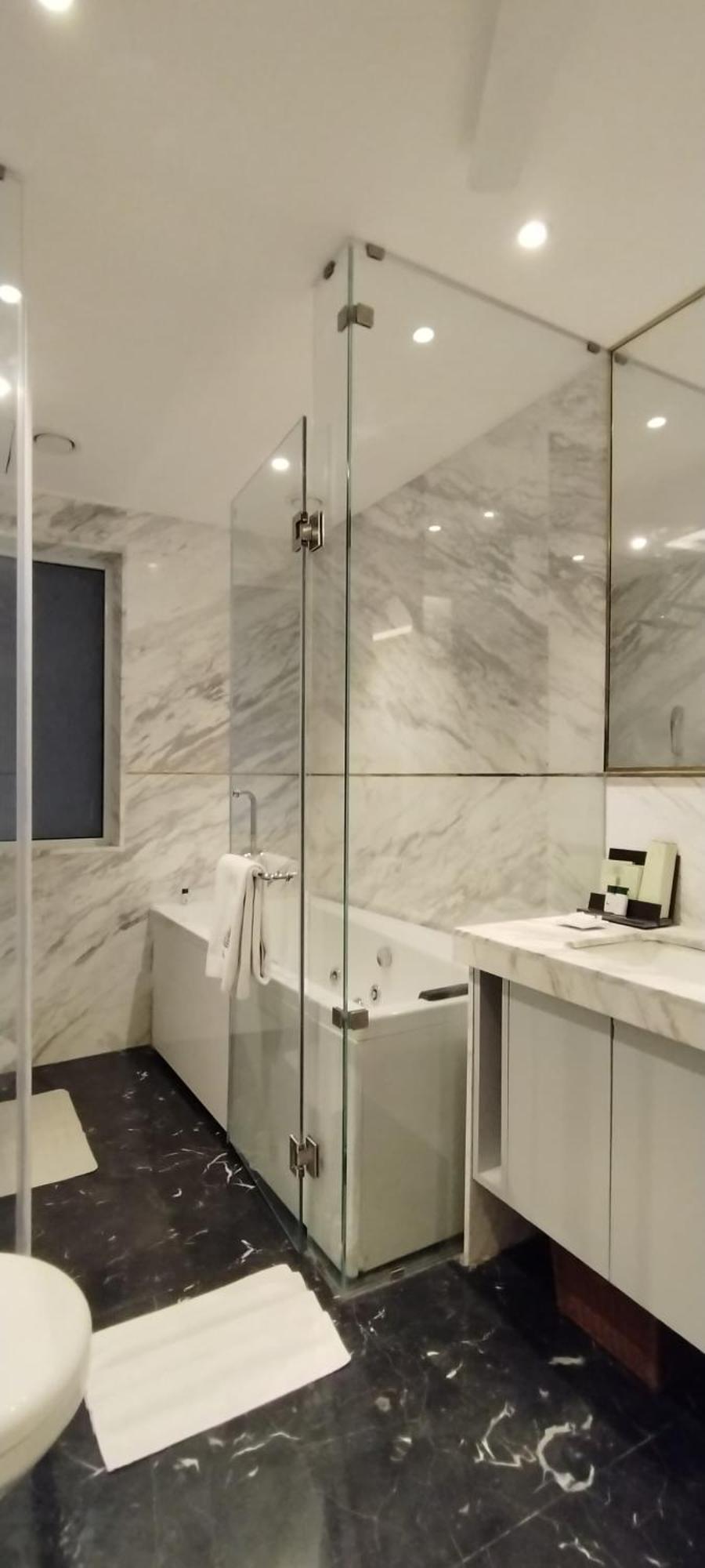 Amanora The Fern Hotels & Club Mundhva Екстериор снимка